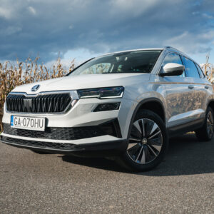 skoda karoq 2 0 tdi 150 white 1